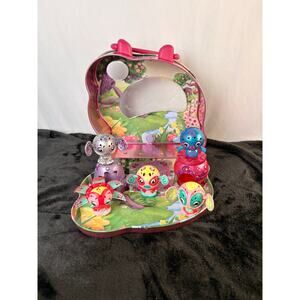 ZOOBLES METAL TIN CARRY CASE WITH 5 PETS AND 2 STANDS *READ*